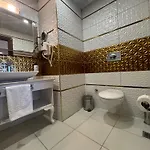 Ween Hotel