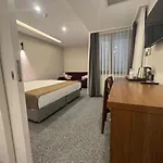 Hotel Ween