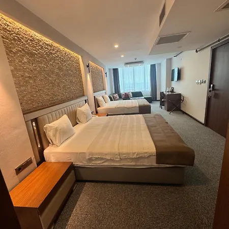 Ween Hotel