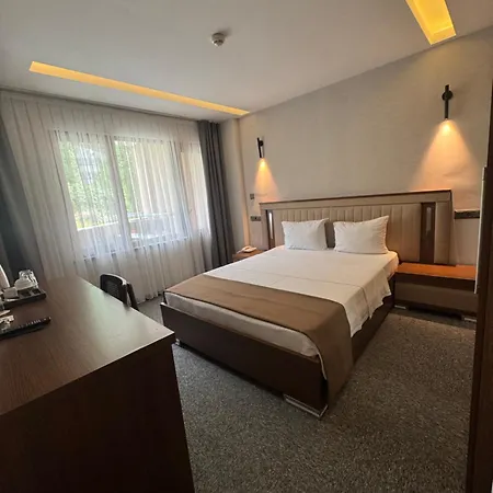 Ween Hotel 3*