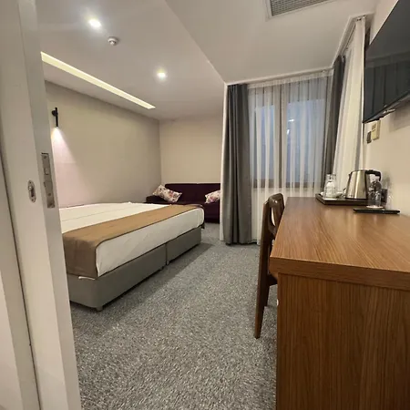 Hotel Ween 3*