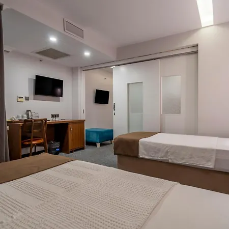 Hotel Ween 3*