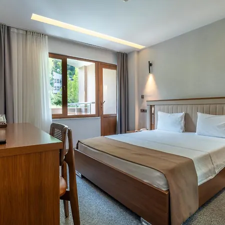 Ween Hotel 3*