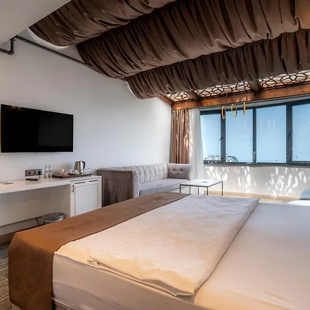 Ween Hotel 3*