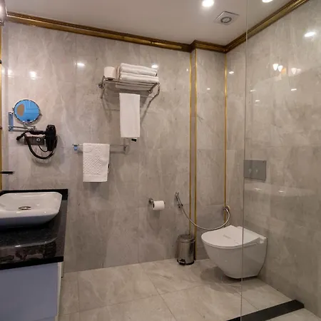 Ween Hotel 3*