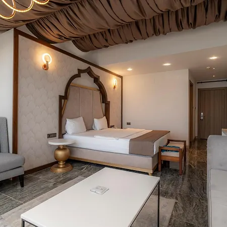 Hotel Ween 3*