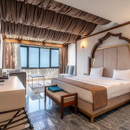 Ween Hotel