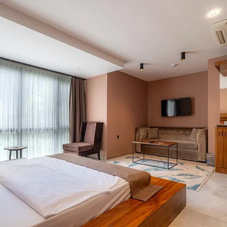 Ween Hotel 3*
